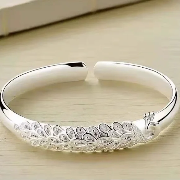 Elegant Silver Peacock Bracelet. - Picture 5 of 7